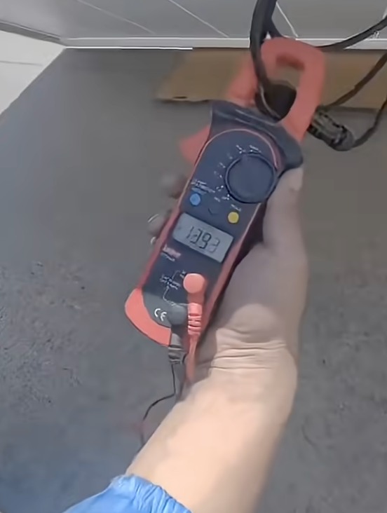 Sunchees 600W Solar Panel: Real 13.9A Output Tested in Jamaica’s Sunlight